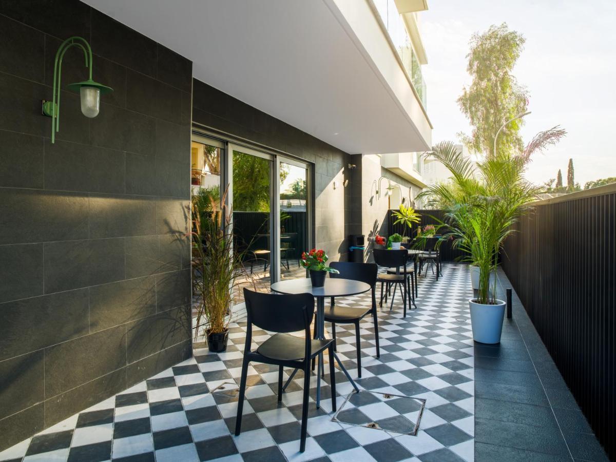 Liv Urban Suites Ларнака Екстер'єр фото